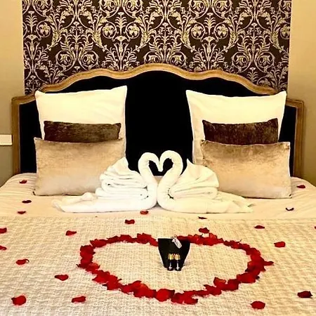 Apartmanhotel Spa & Jacuzzi- Le Domaine De La Tour 5*